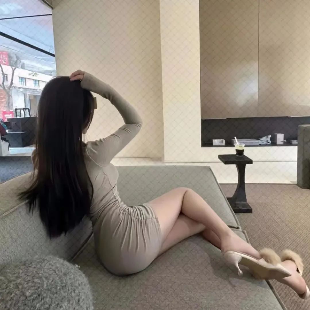 颜值cos：身材完美的小姐姐，气质太迷人了 - 炫图天下