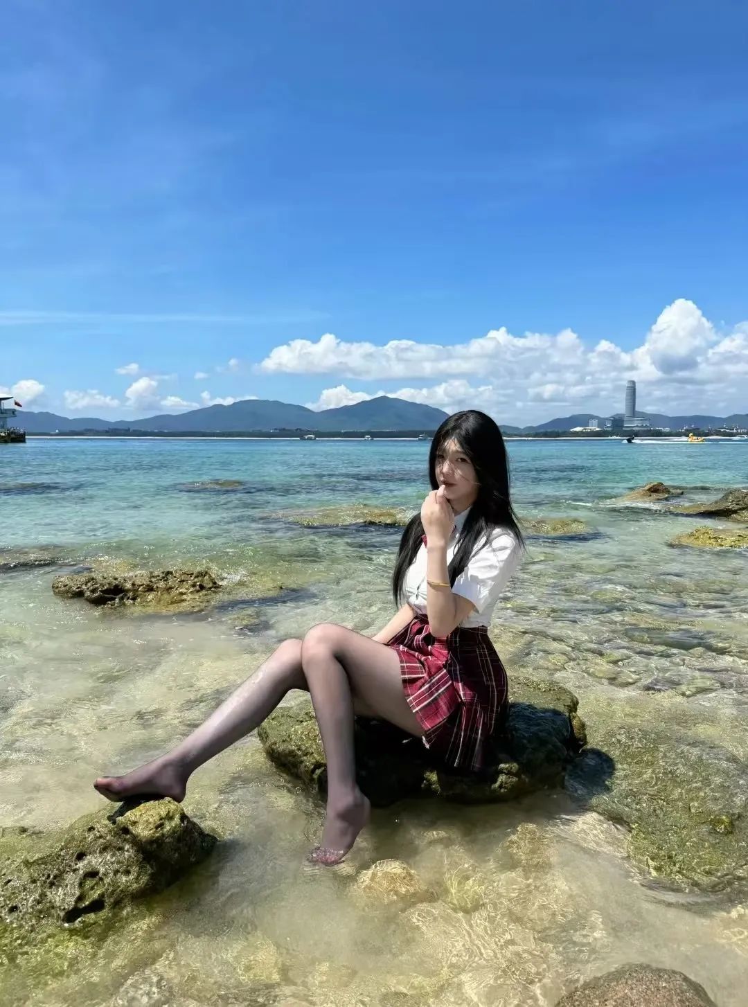 颜值cos：黑丝短裙的高中学会，长相太甜美了 - 炫图天下