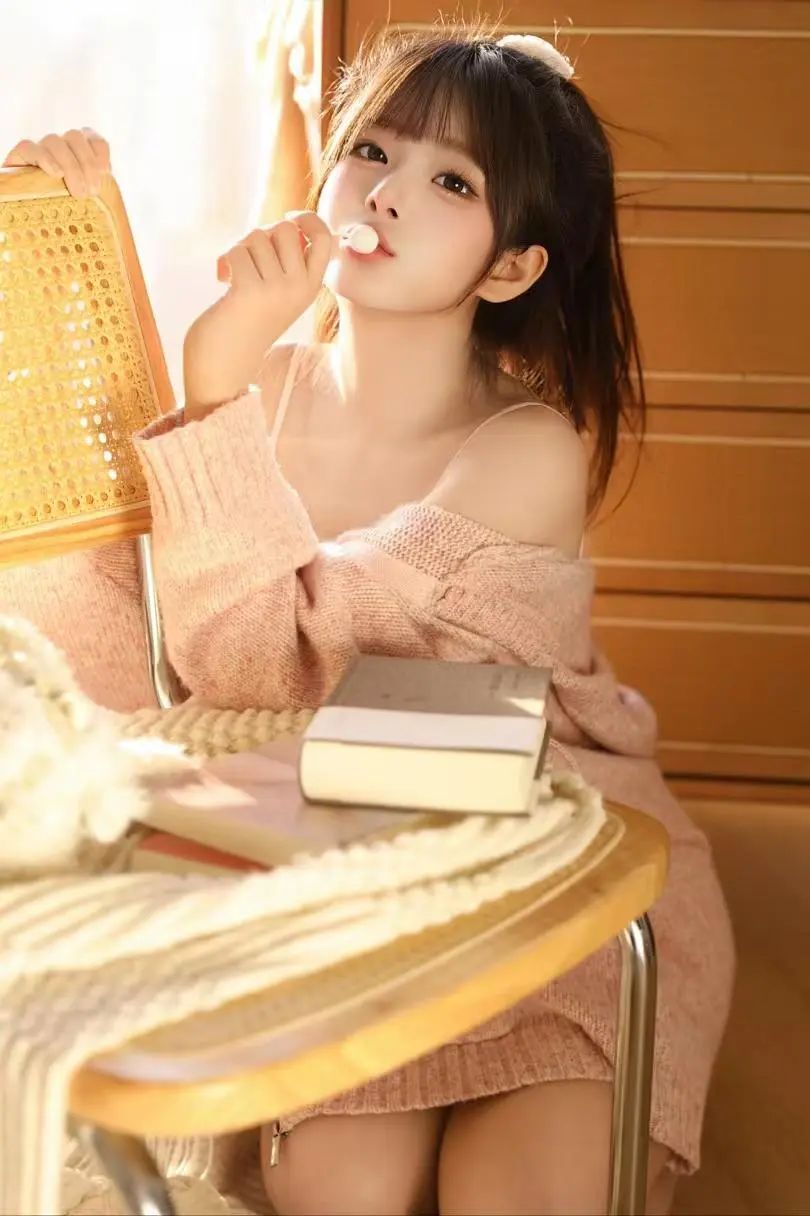 春日暖阳下的清纯时光，又纯又欲的女生谁不爱？ - 炫图天下