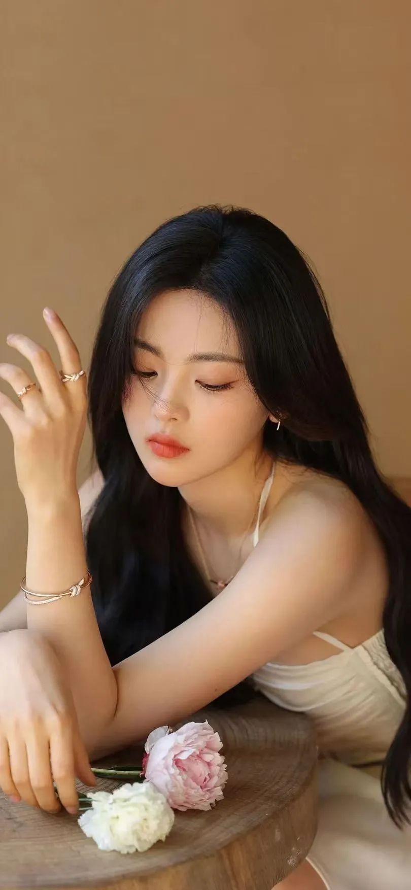 手机壁纸 | 简单 温柔的女生壁纸 - 炫图天下