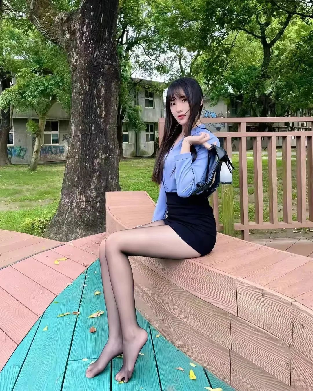 颜值cos：黑丝美腿的御姐，颜值太高了 - 炫图天下