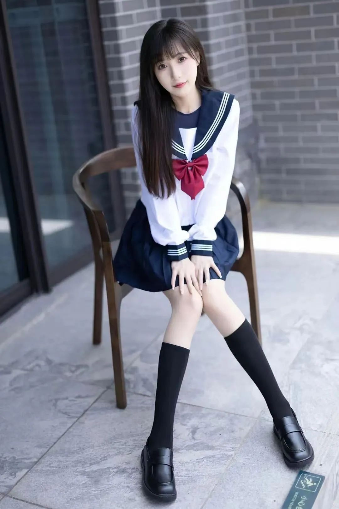 颜值cos：黑丝水手服的高中学姐，颜值太清纯了 - 炫图天下