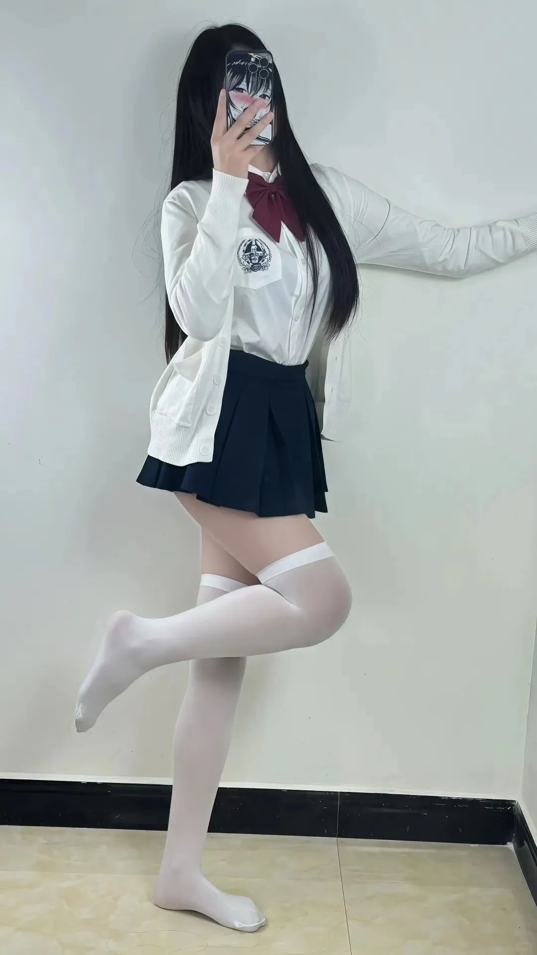 颜值cos：白丝美腿的小姐姐，长相很不错 - 炫图天下