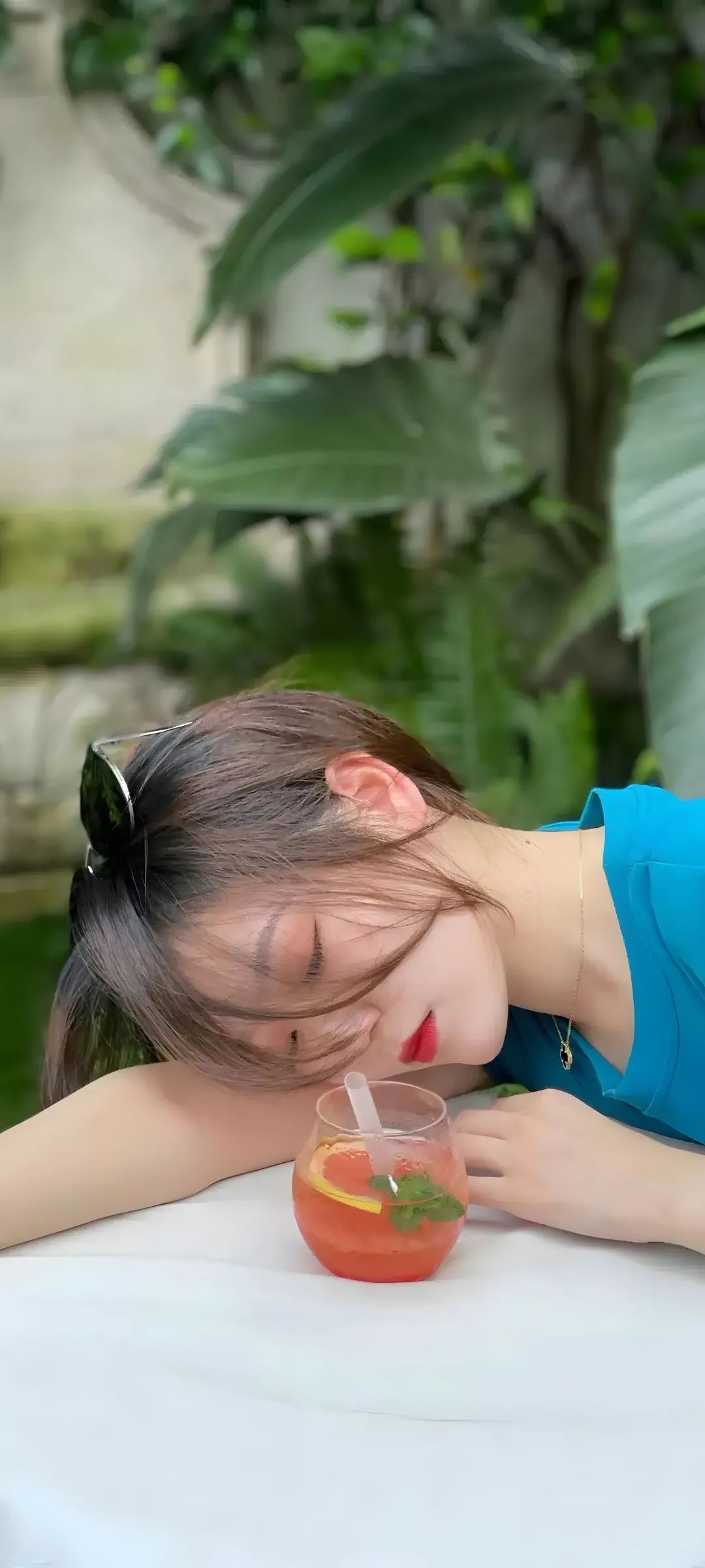 壁纸 | iPhone美女手机壁纸，精选性感高质量 - 炫图天下