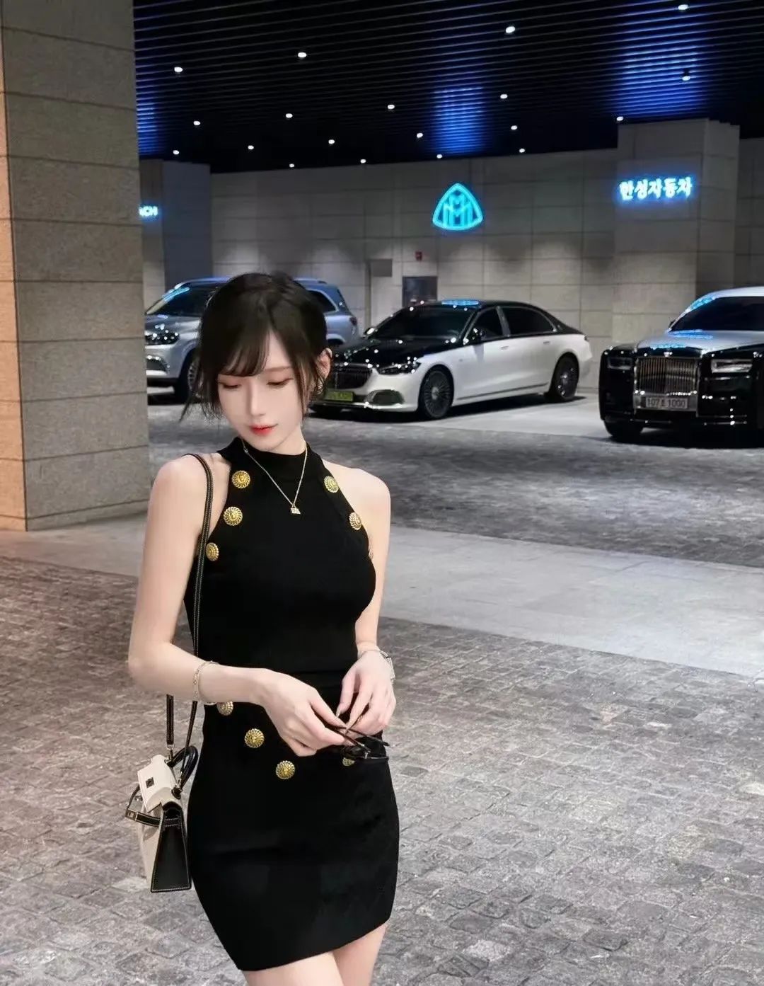 颜值cos：黑丝美腿的腐团儿，身材太完美了 - 炫图天下
