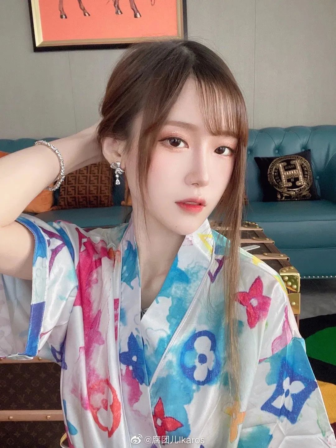 颜值cos：颜值在线的腐团儿，这一双修长大美腿太绝了 - 炫图天下