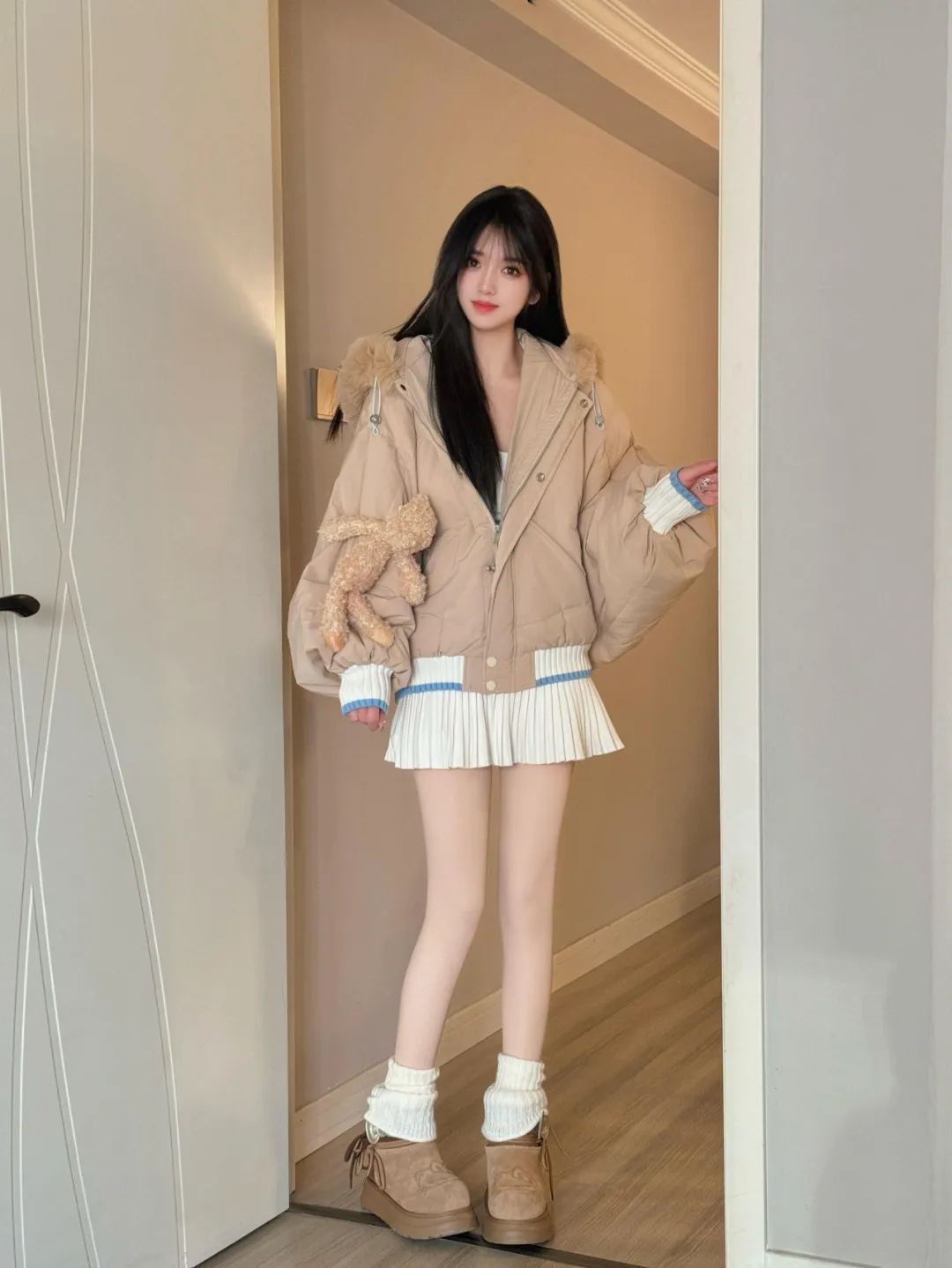 清纯少女，冬日短裙丝袜+套袜叠穿，今年流行时髦的搭配～ - 炫图天下