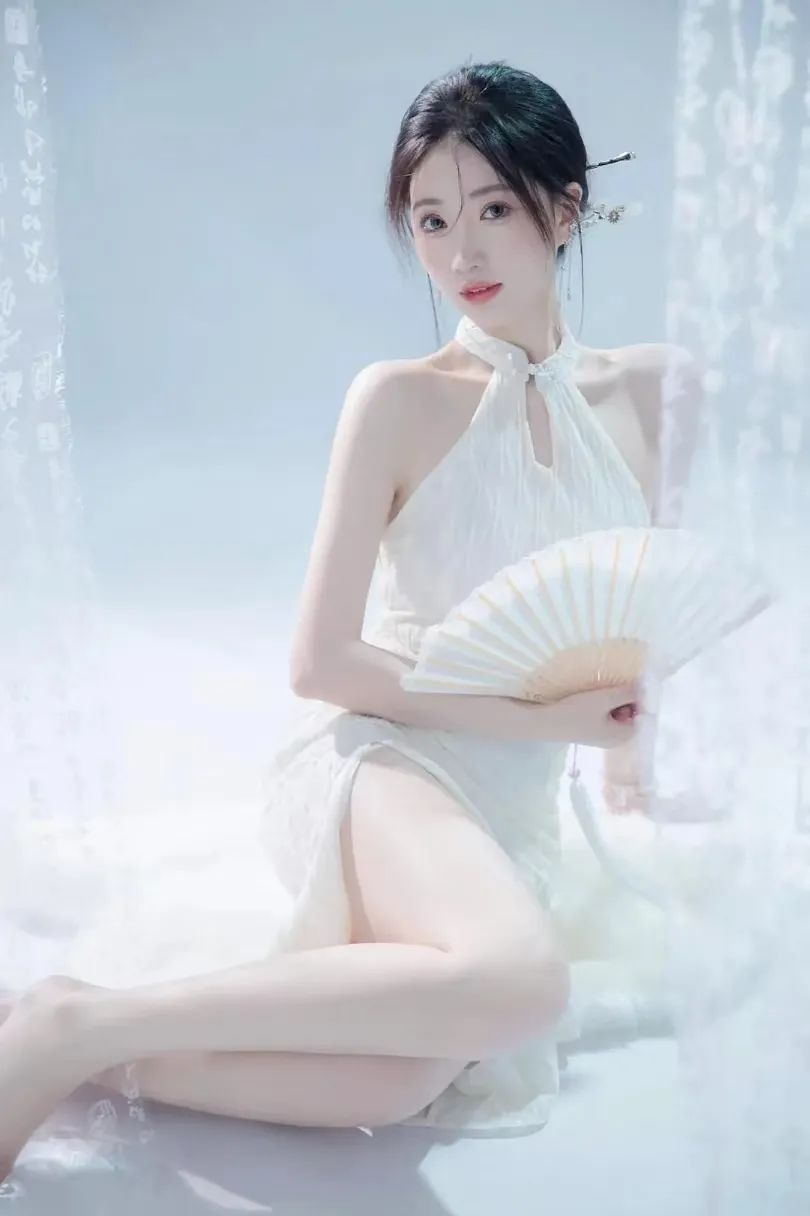 颜值cos：美腿玉足的小姐姐，气质太迷人了 - 炫图天下