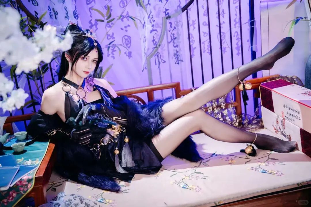 颜值cos：黑丝大长腿的御姐，身材太苗条了 - 炫图天下