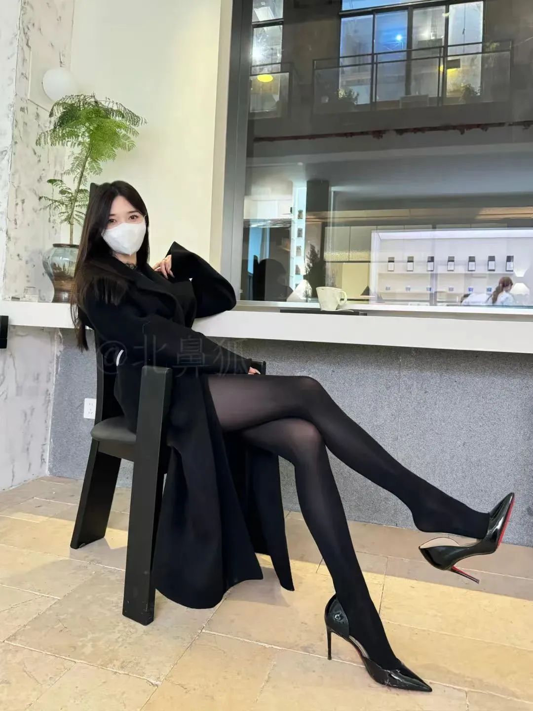 颜值cos：黑丝美腿的小姐姐，长相太美了 - 炫图天下