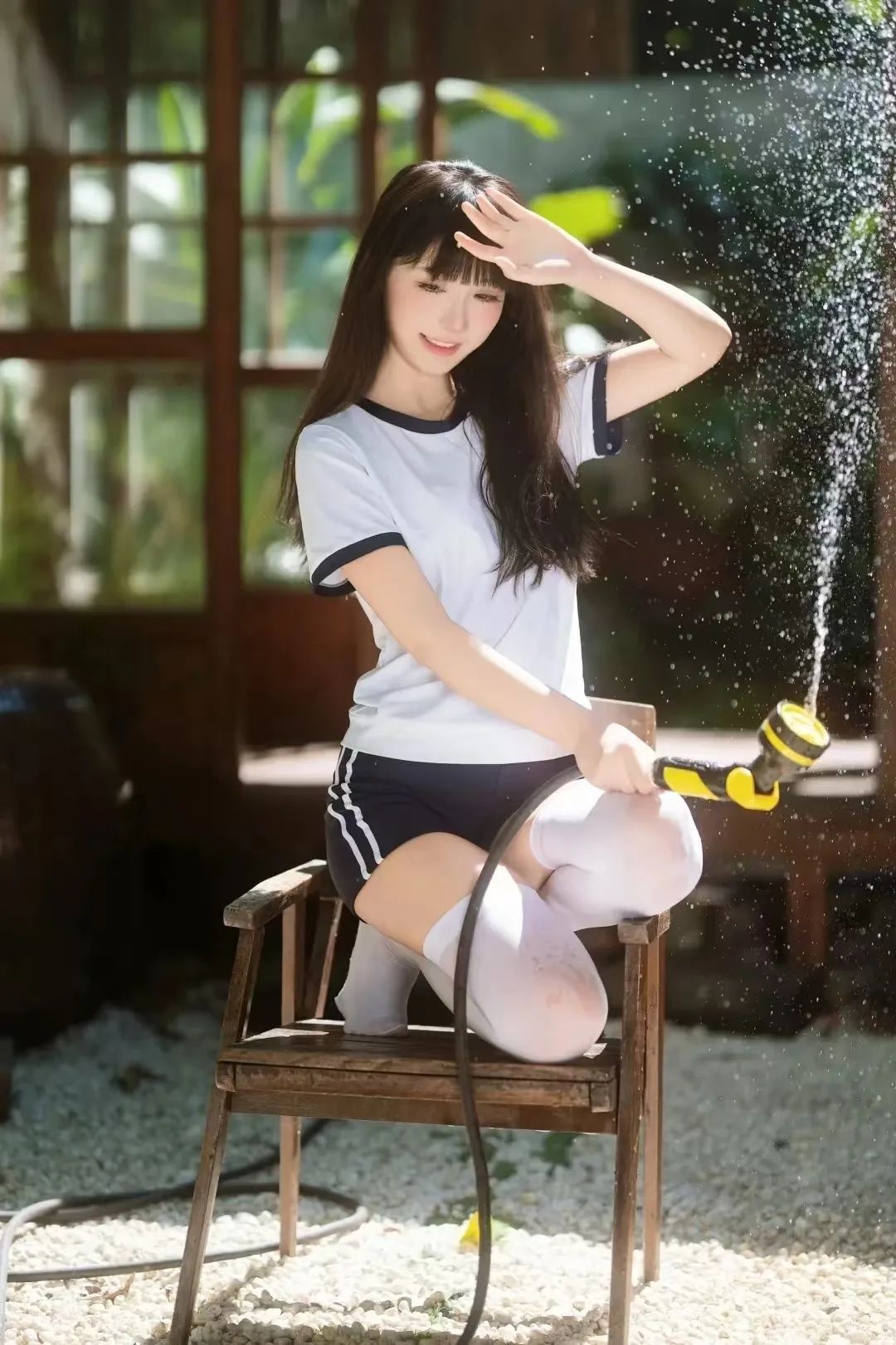 颜值cos：白丝美腿的小姐姐，颜值担当 - 炫图天下