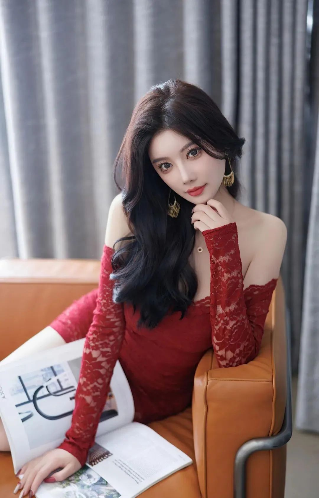 美女模特｜杨晨晨混合写真 红色艳丽白色纯洁 - 炫图天下