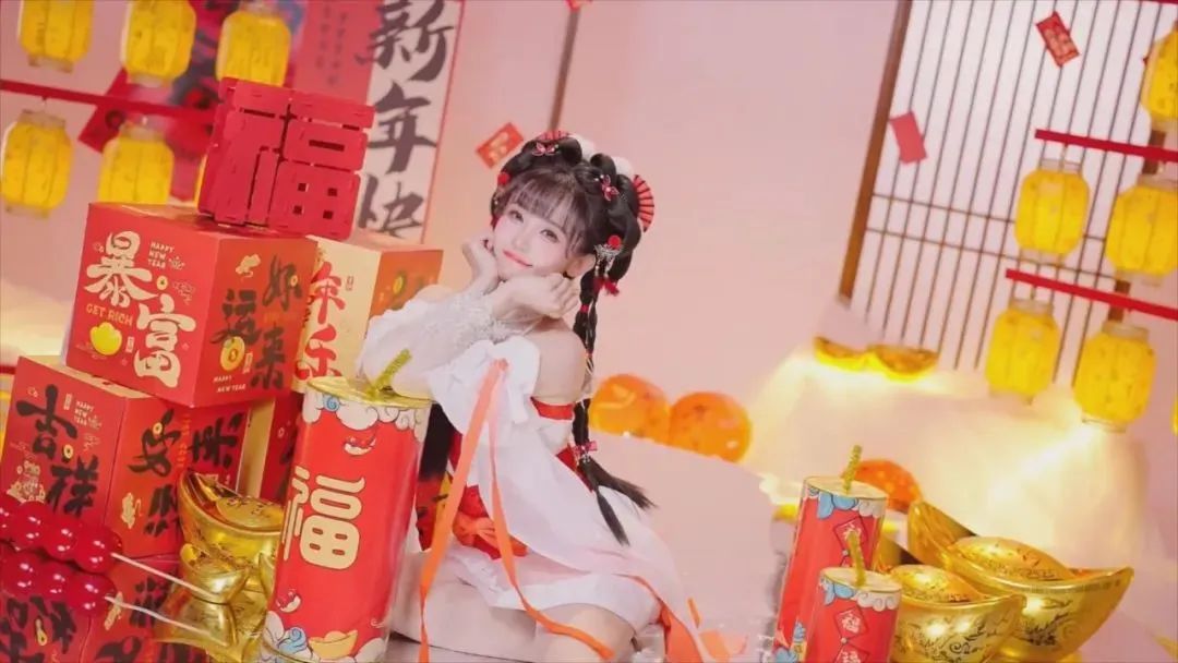 紫颜新年旗袍cos：姐姐的红包就是大！拜年舞太顶了 - 炫图天下