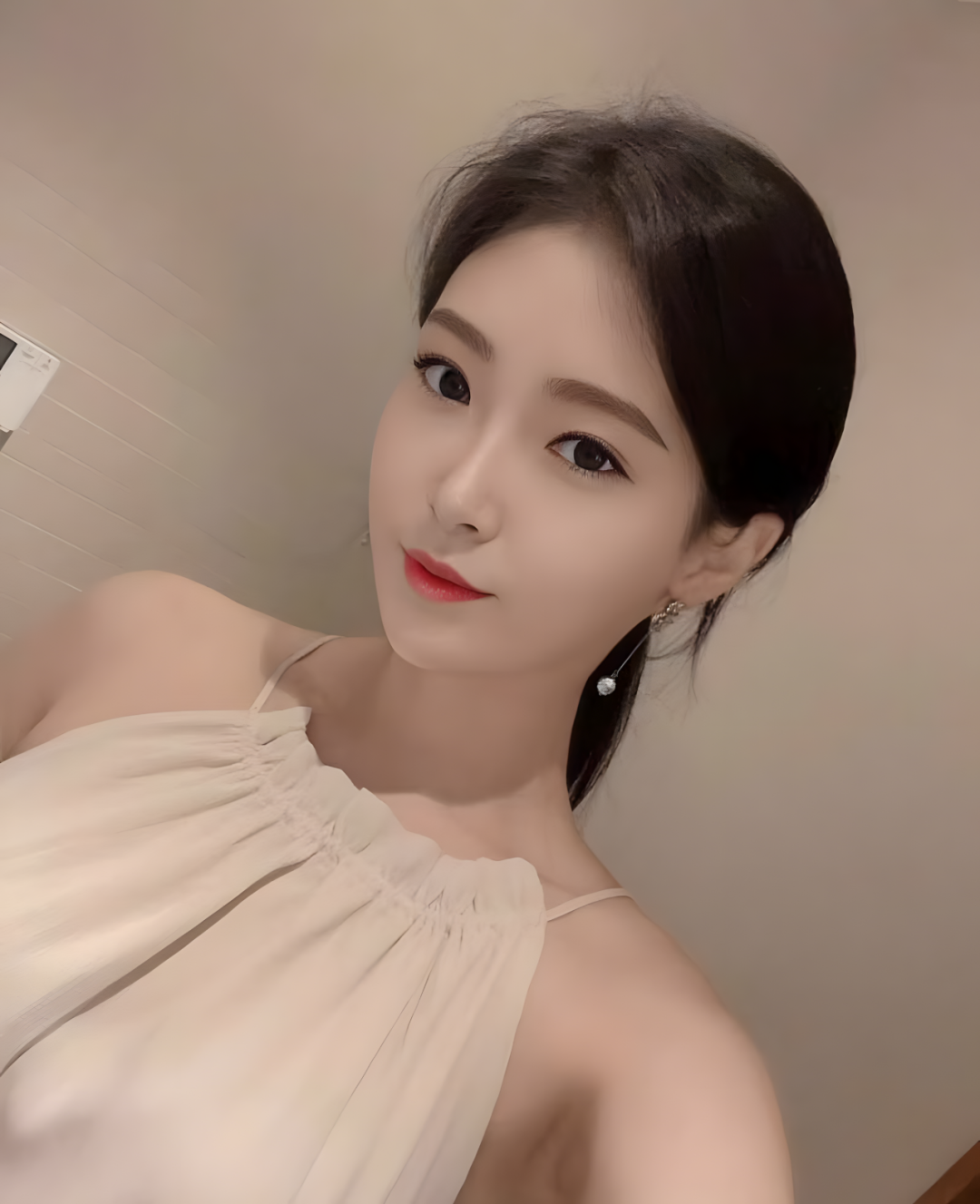 国色天香！知性美女的绝美自拍照！ - 炫图天下