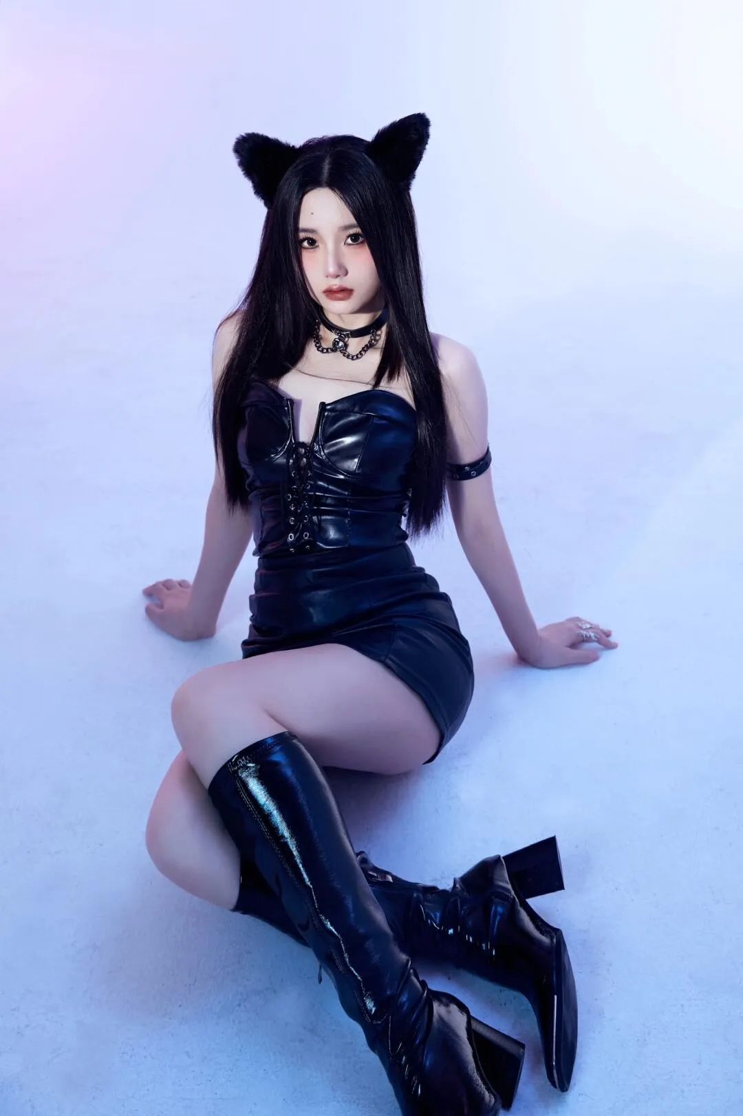 写真，猫女郎皮衣美腿。 - 炫图天下