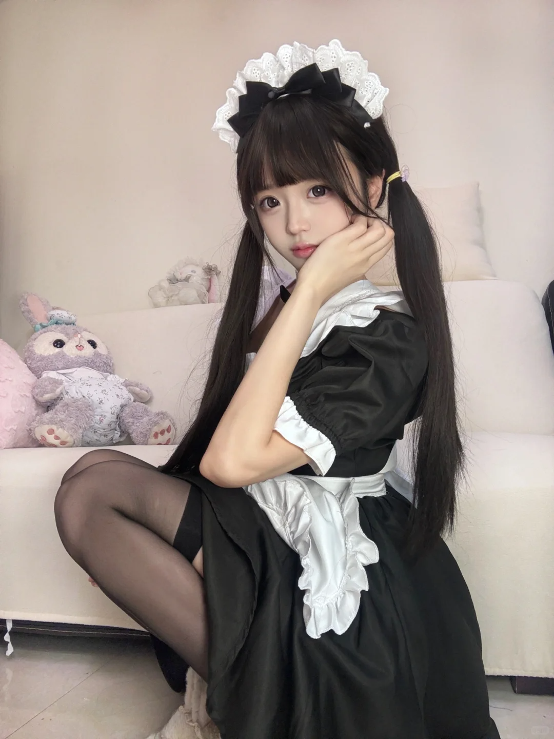 颜值cos：黑丝双马尾女仆，简直太太太迷人了！ - 炫图天下