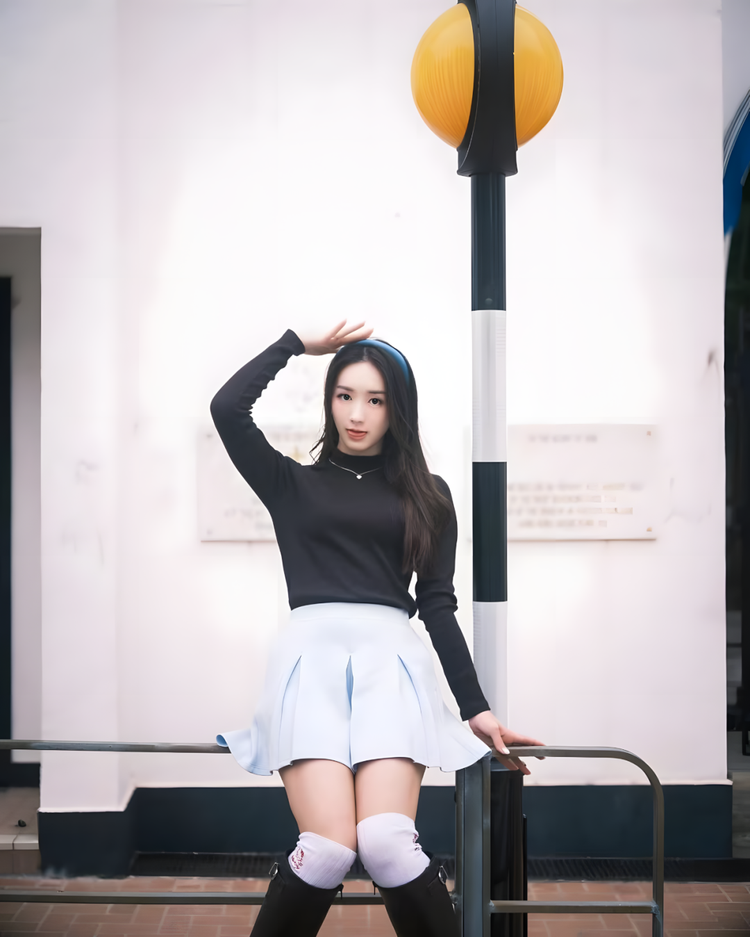 甜美可爱的短裙美女！ - 炫图天下