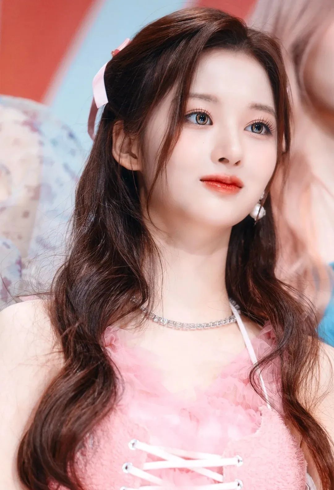 女团NMIXX【​雪允（설윤아、Seol Yoona）】萌萌哒！有点呆又很美的宝藏美女 - 炫图天下