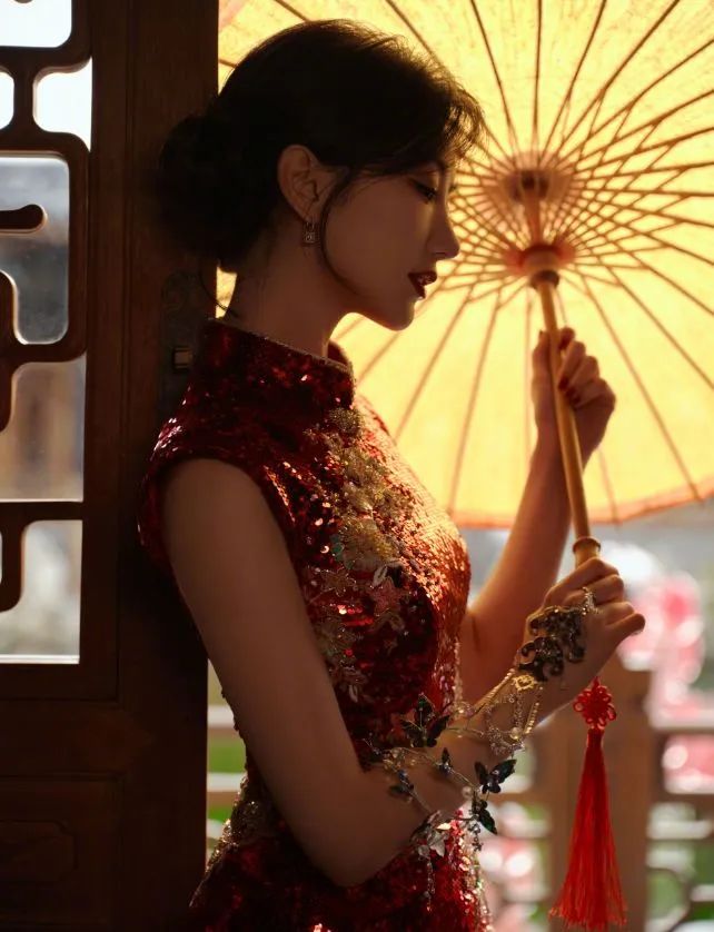 毛晓彤新年旗袍壁纸分享 - 炫图天下