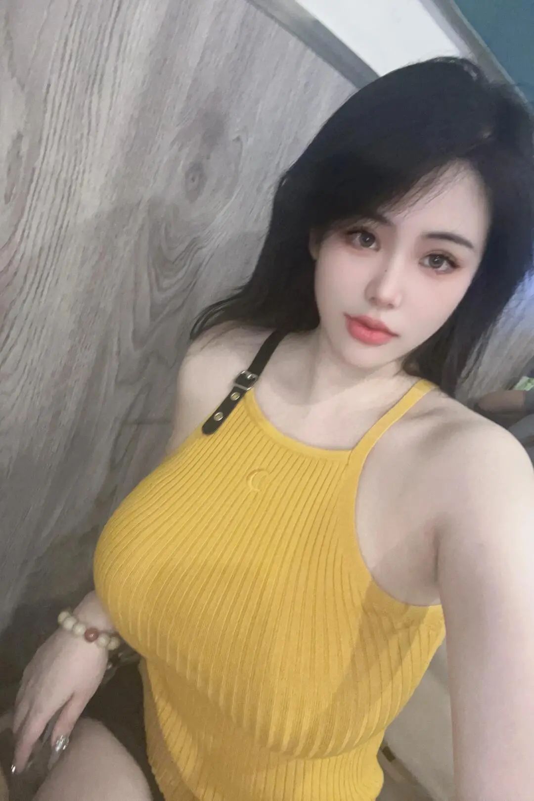 跟随美女的健身旅程，看她如何从平凡到惊艳，汗水与努力成就了她的F身材 - 炫图天下