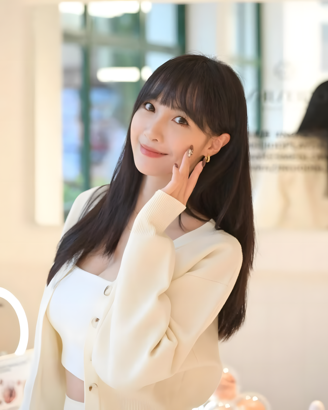 知性大姐姐的绝美泳装照！ - 炫图天下