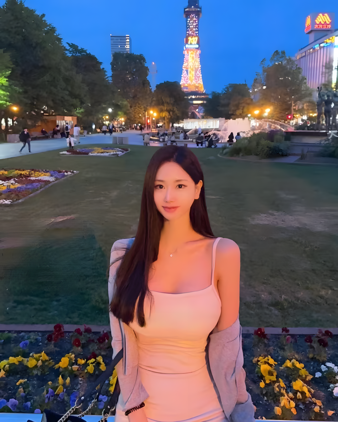 优雅迷人！小姐姐的绝美户外自拍！ - 炫图天下