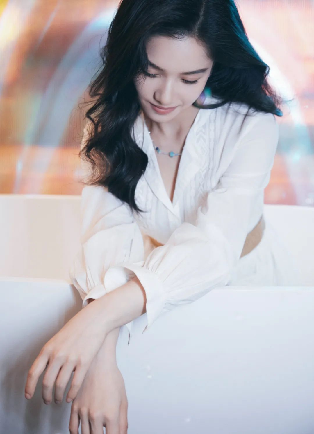 精致配饰点亮温柔气质，美得让人心动！【张婧仪】 - 炫图天下