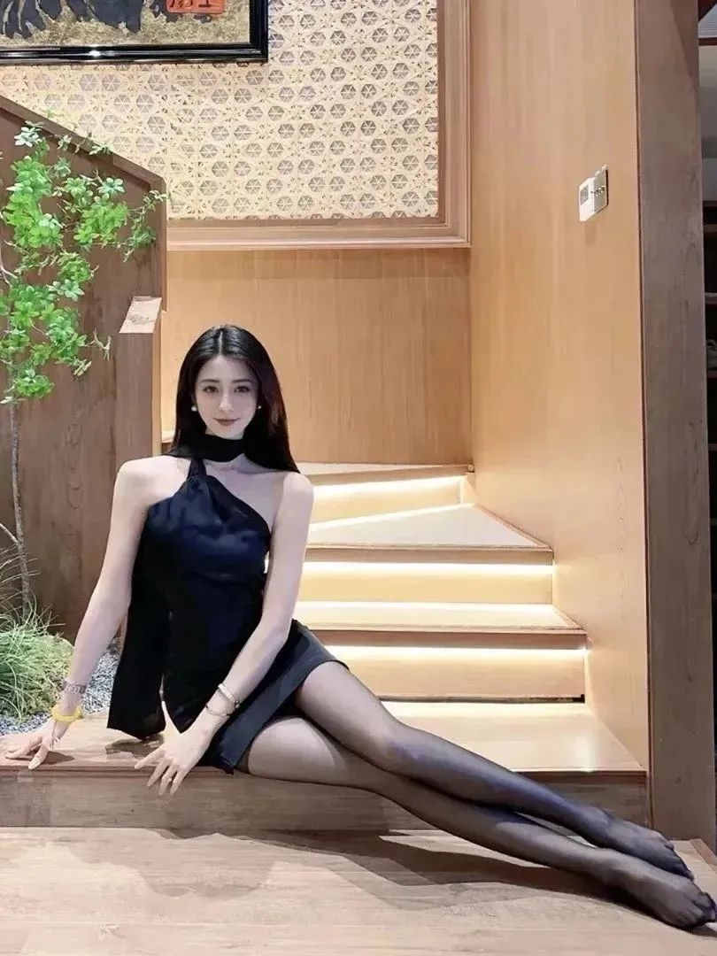 黑丝辣妹，逆天长腿真的太美了 - 炫图天下
