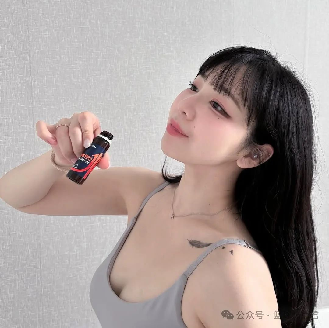 有颜值有身材还有实力！瑜伽教练天花板中板！ - 炫图天下