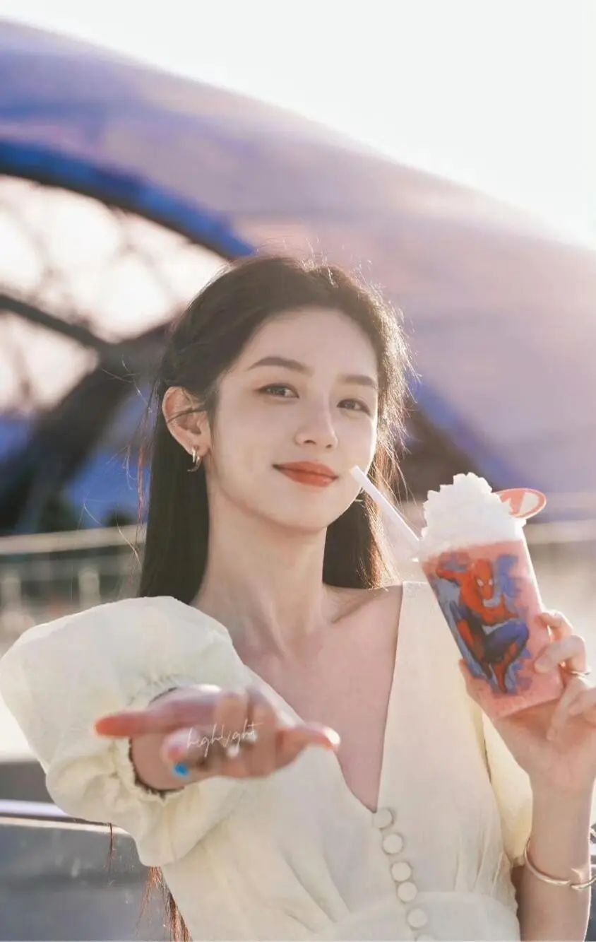 周也壁纸分享，这流畅的面貌像邻家大女孩一样让人感到心情愉悦 - 炫图天下