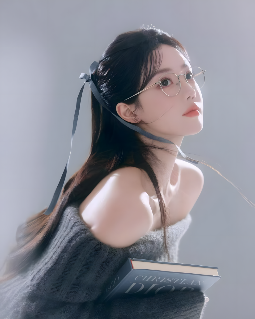 知性气质范的绝美眼镜女神！ - 炫图天下