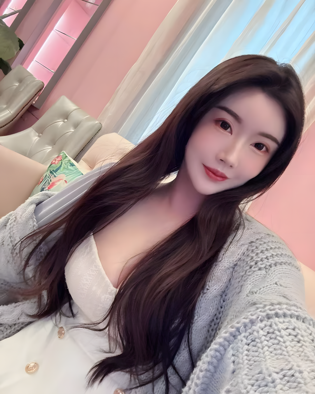 丰腴成熟的知性大姐姐的绝美自拍照！ - 炫图天下