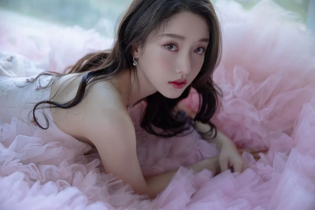 【姜贞羽】高清性感写真来啦！ - 炫图天下