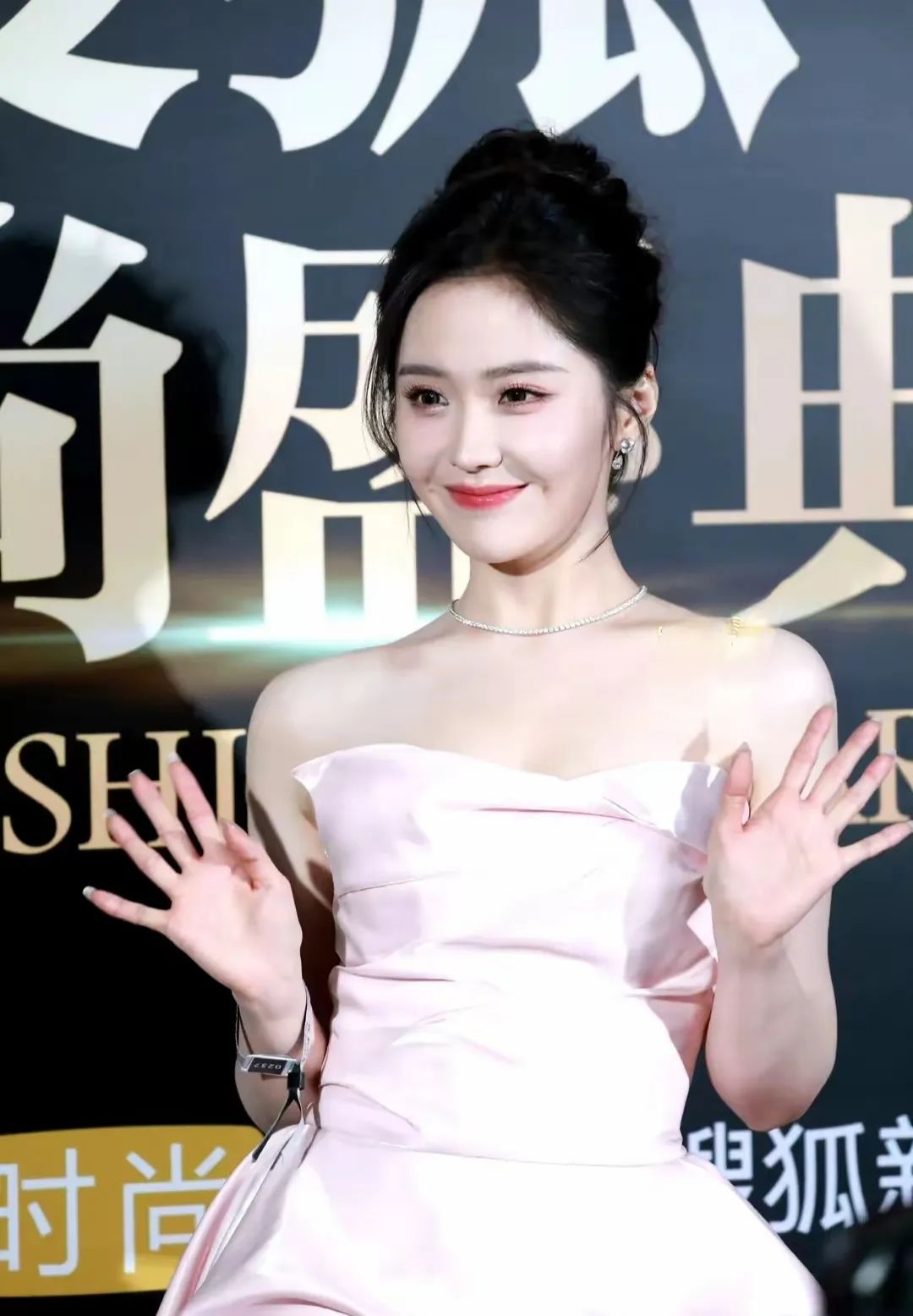 贡品||谁见了不心动？时尚漂亮还可爱！气质绝了 - 炫图天下