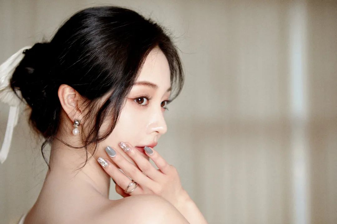 【周洁琼】高清性感写真来啦！ - 炫图天下