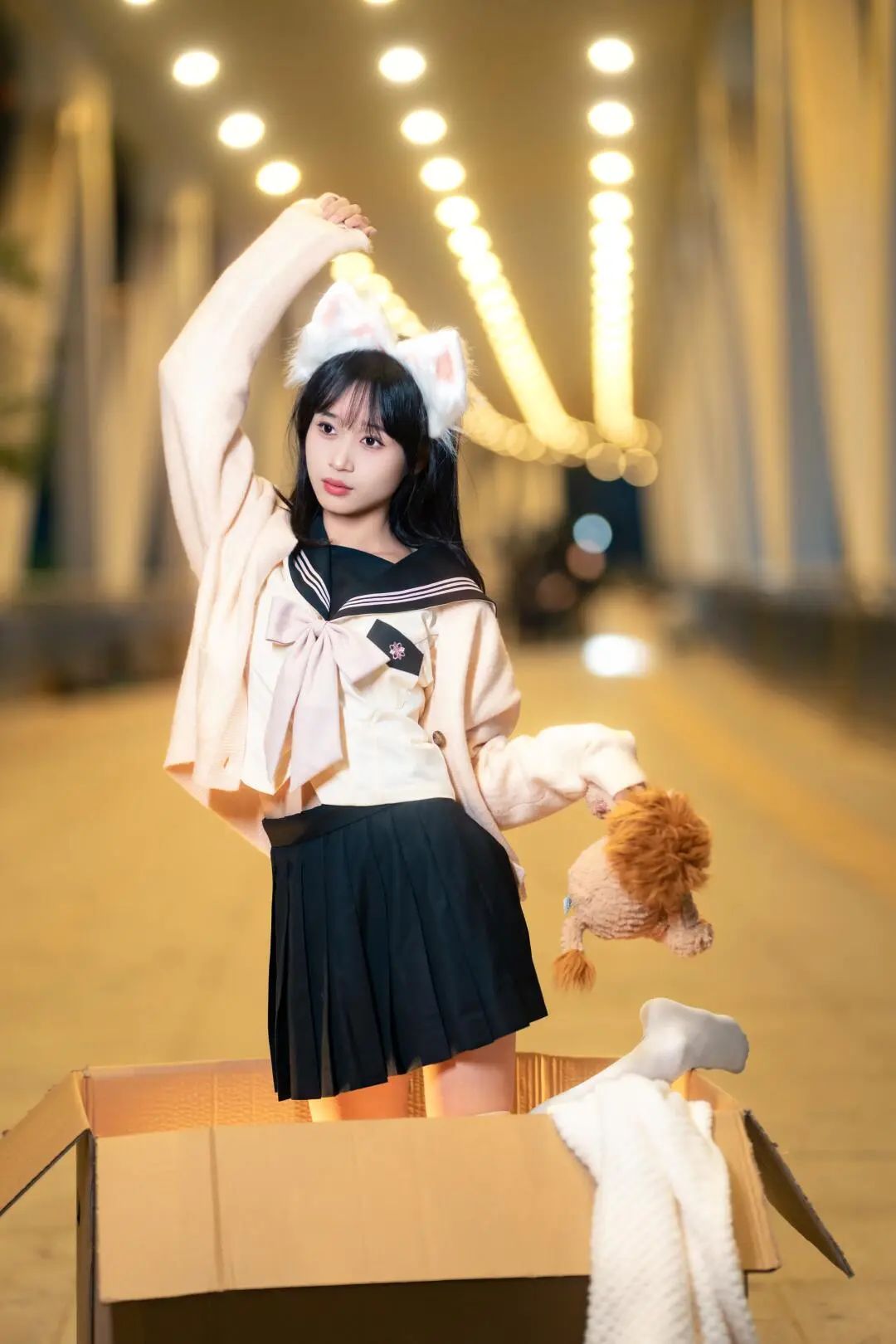 美女壁纸丨纸箱里的jk小喵写真 - 炫图天下