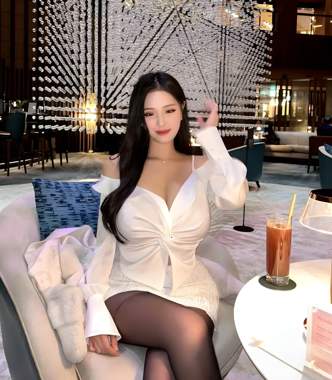 魅力十足的知性大姐姐！ - 炫图天下