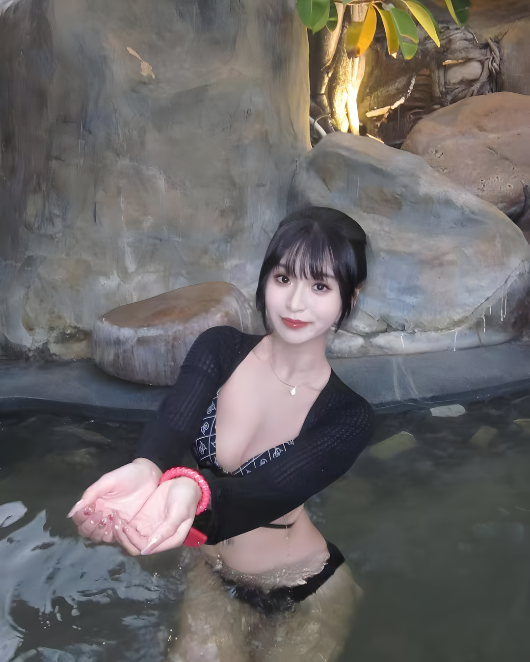 精致迷人美女的绝美泳装照！ - 炫图天下