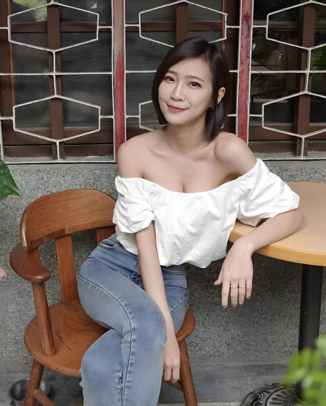 自信迷人的成熟知性美女！ - 炫图天下
