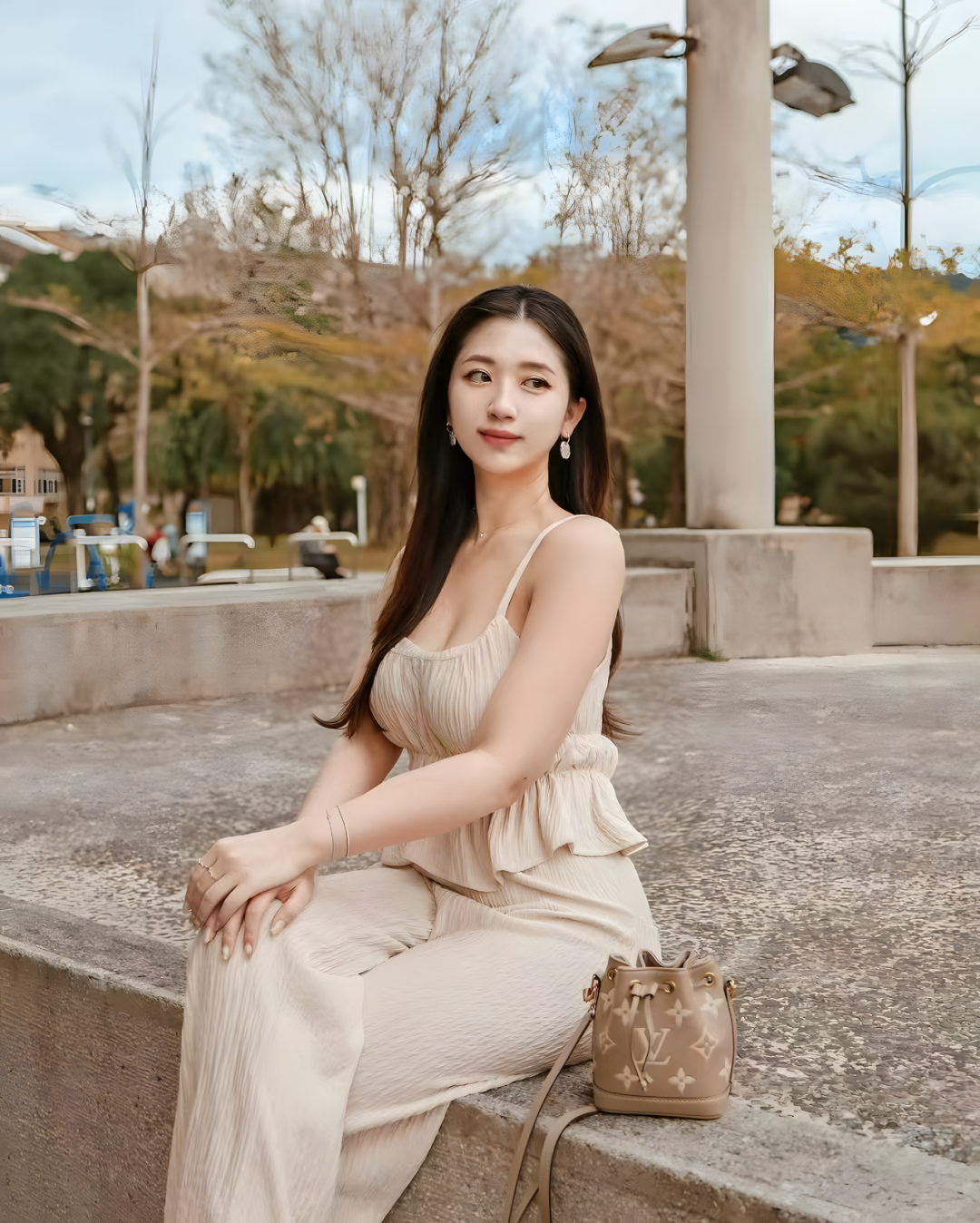 典雅美女的绝美户外照！ - 炫图天下