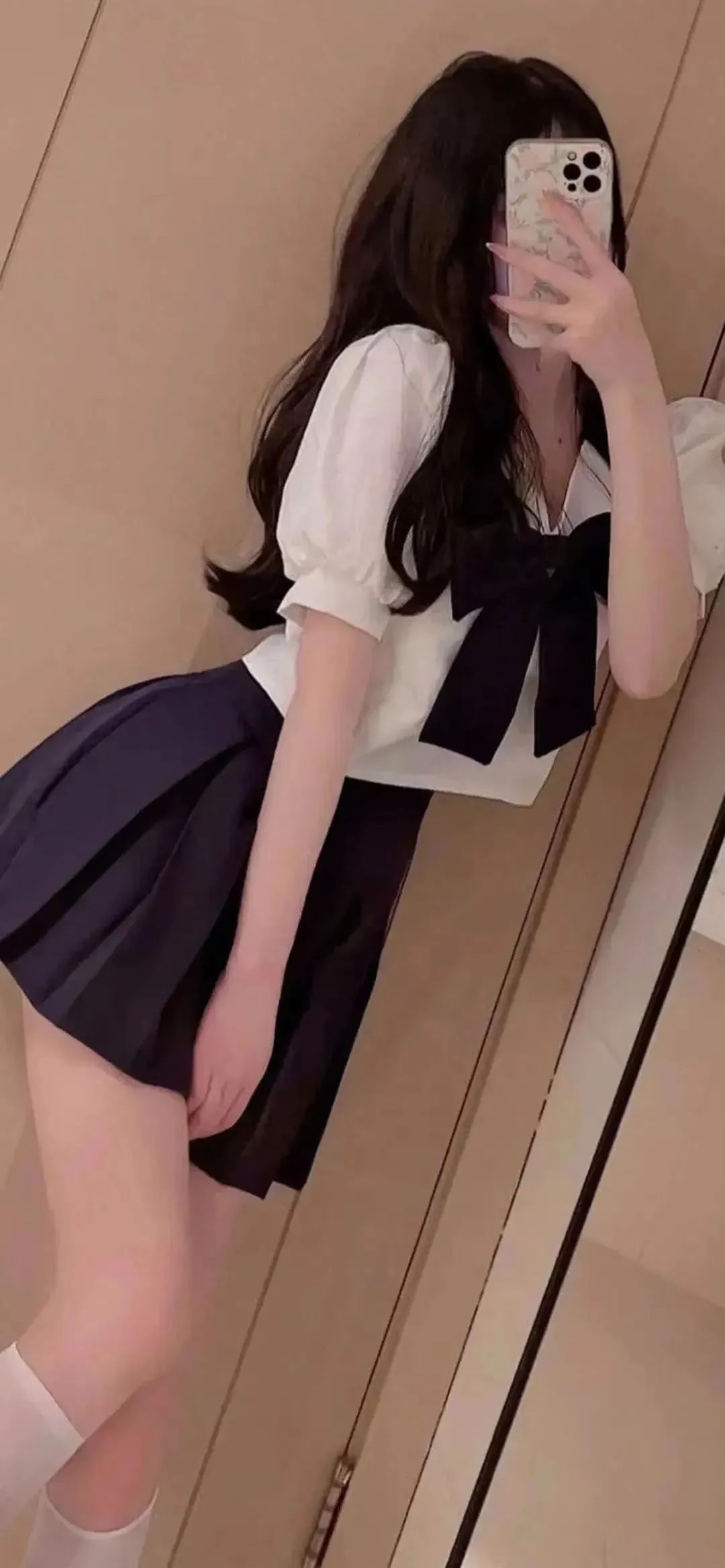 美女壁纸丨未满18岁不得观看 - 炫图天下